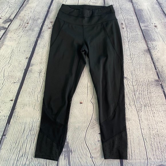 Athleta Laser Sonar Active Capri Legging in Black - Picture 3 of 8